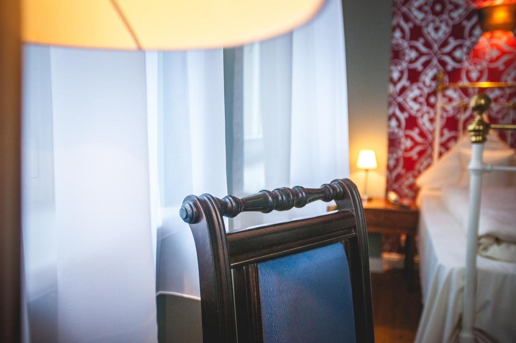 Alexander Hotel