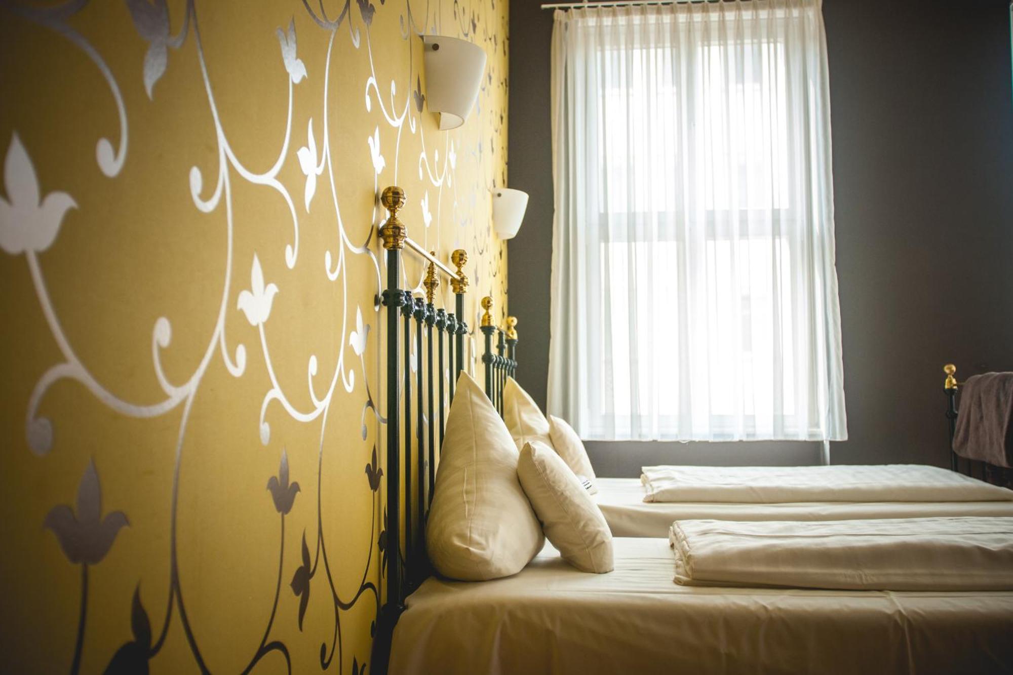 Alexander Hotel 3*